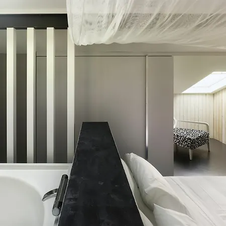 Moure Hotel